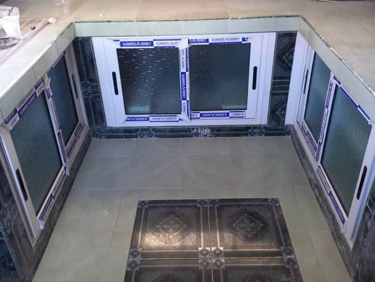 Marquetería de aluminio..bajos de meseta..Estantes y gran variedad de ofertas ajustable en el costo..todo por