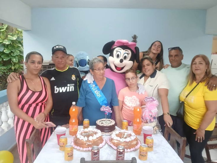 Alegría Mágica. Sorprende a tus Familiares con Regalos y Muchas Sorpresas más
