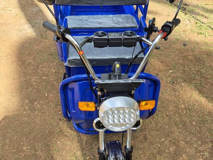 Triciclo eléctrico de carga pequeño