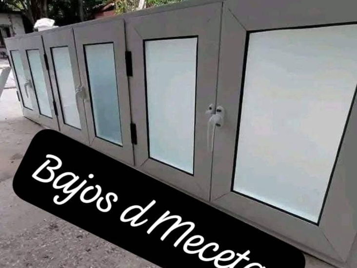 Todo lo k necesite en carpintería d aluminio con transporte y montaje incluido cualkier duda .