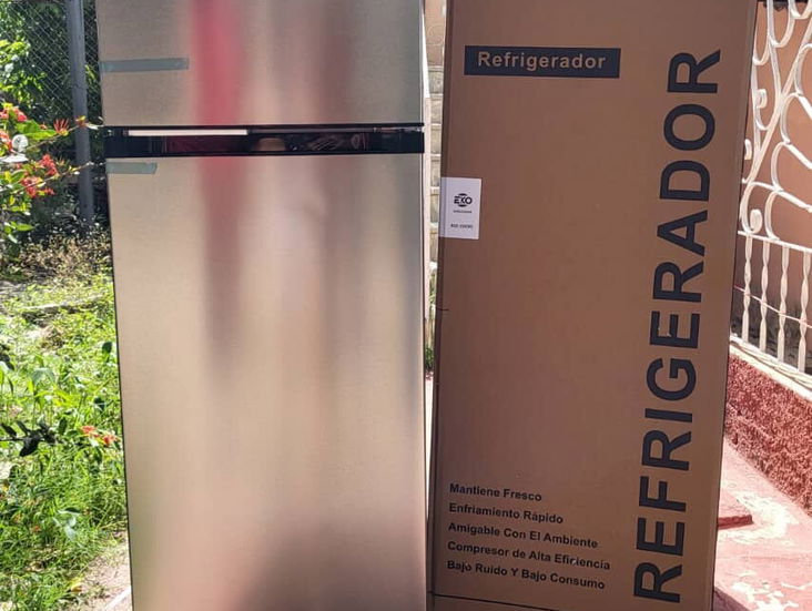 Refrigerador Eko de 8.1 pies